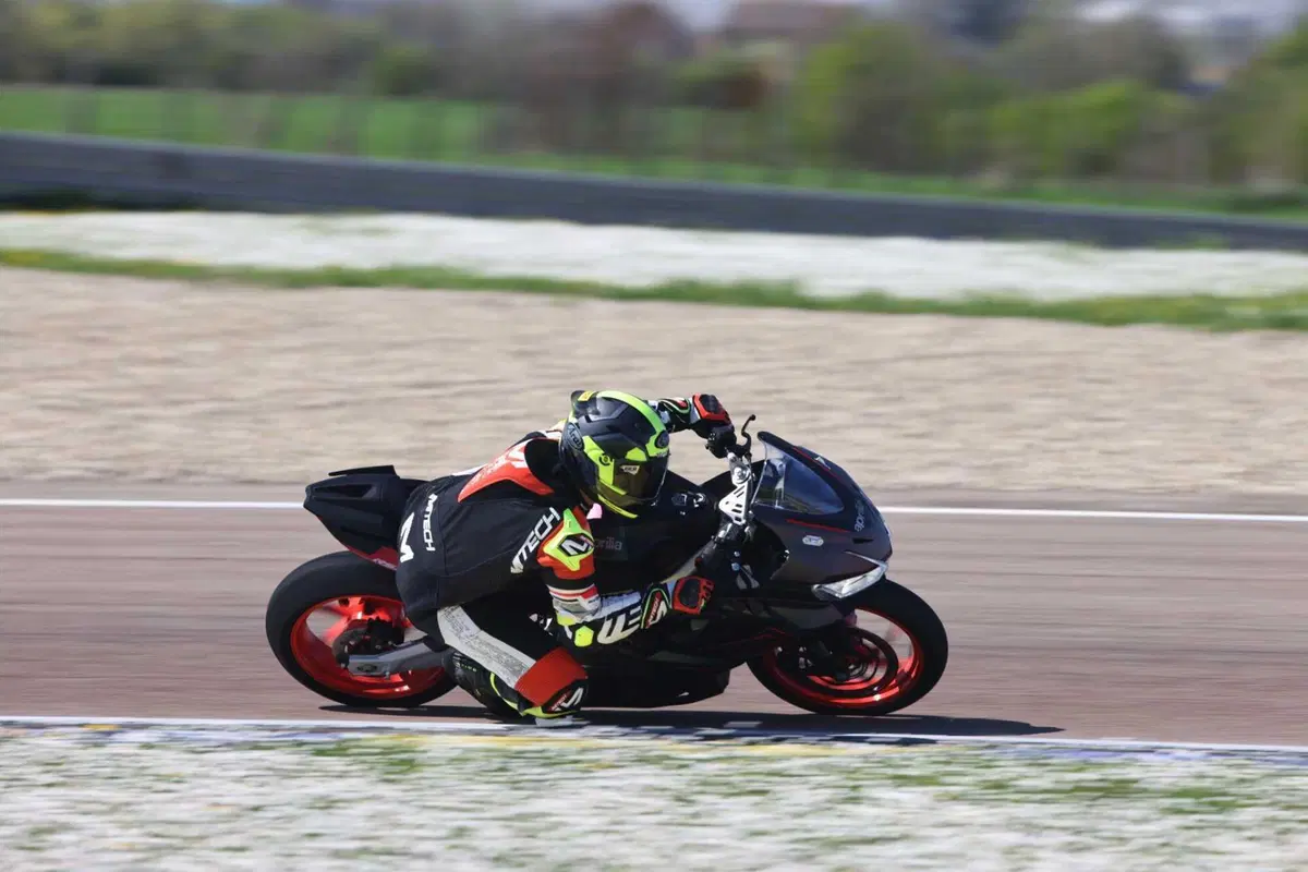 Aprilia RS 457 TEST: impressioni di guida, pregi e difetti [VIDEO E GALLERY] (25)