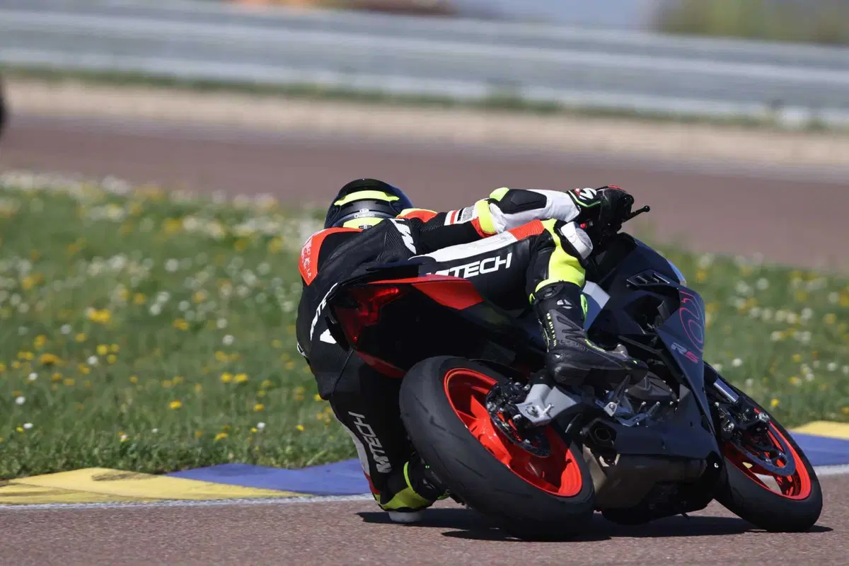 Aprilia RS 457 TEST: impressioni di guida, pregi e difetti [VIDEO E GALLERY] (28)