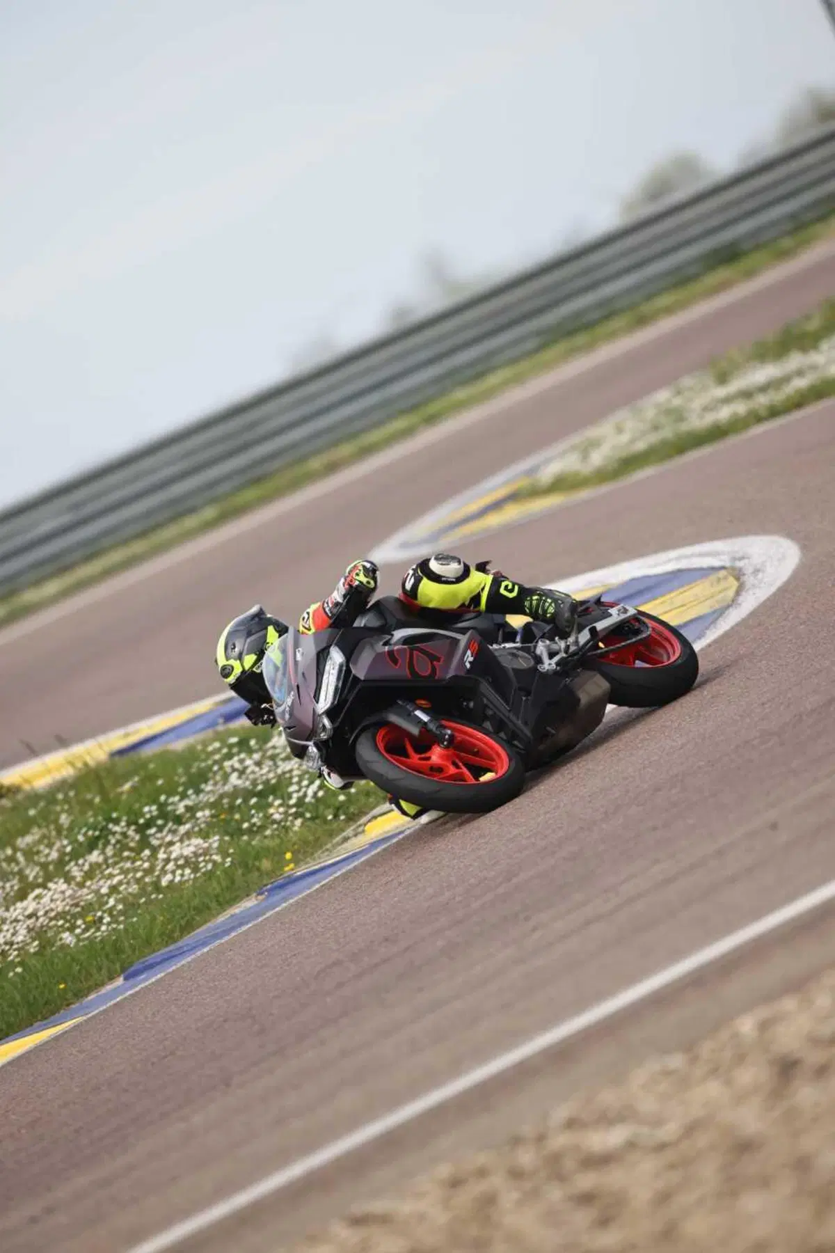 Aprilia RS 457 TEST: impressioni di guida, pregi e difetti [VIDEO E GALLERY] (31)