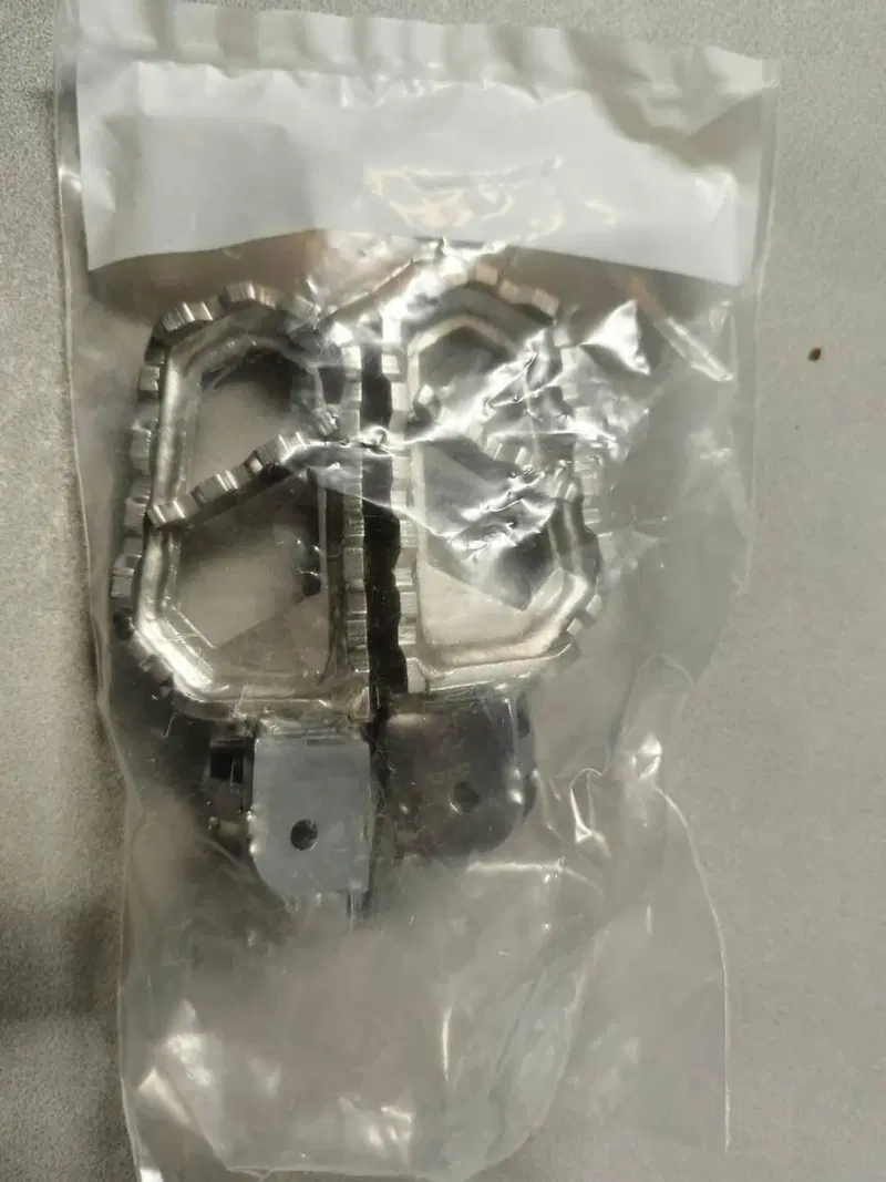 Pedaline poggiapiedi Ducati 96280241A (2)