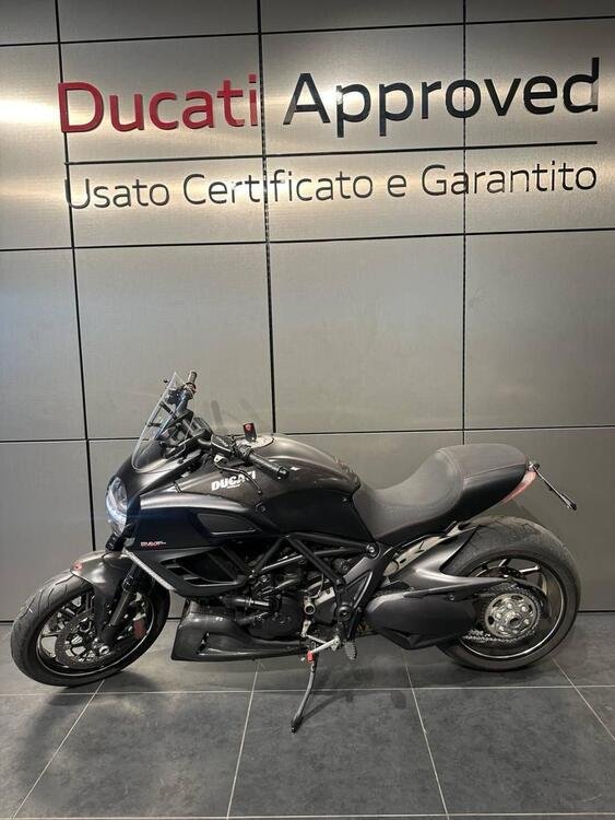 Ducati Diavel 1200 Carbon (2010 - 13) (2)
