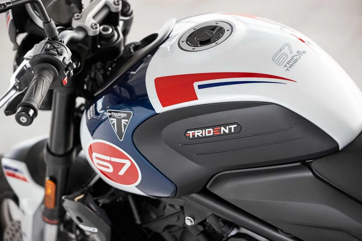 L’omaggio di Triumph, in arrivo l’edizione speciale, la Trident 660 Triple Tribute (7)