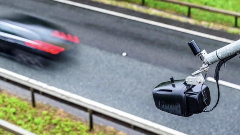 Telcamera per la sicurezza stradale dall&#039;intelligenza ... artificiale