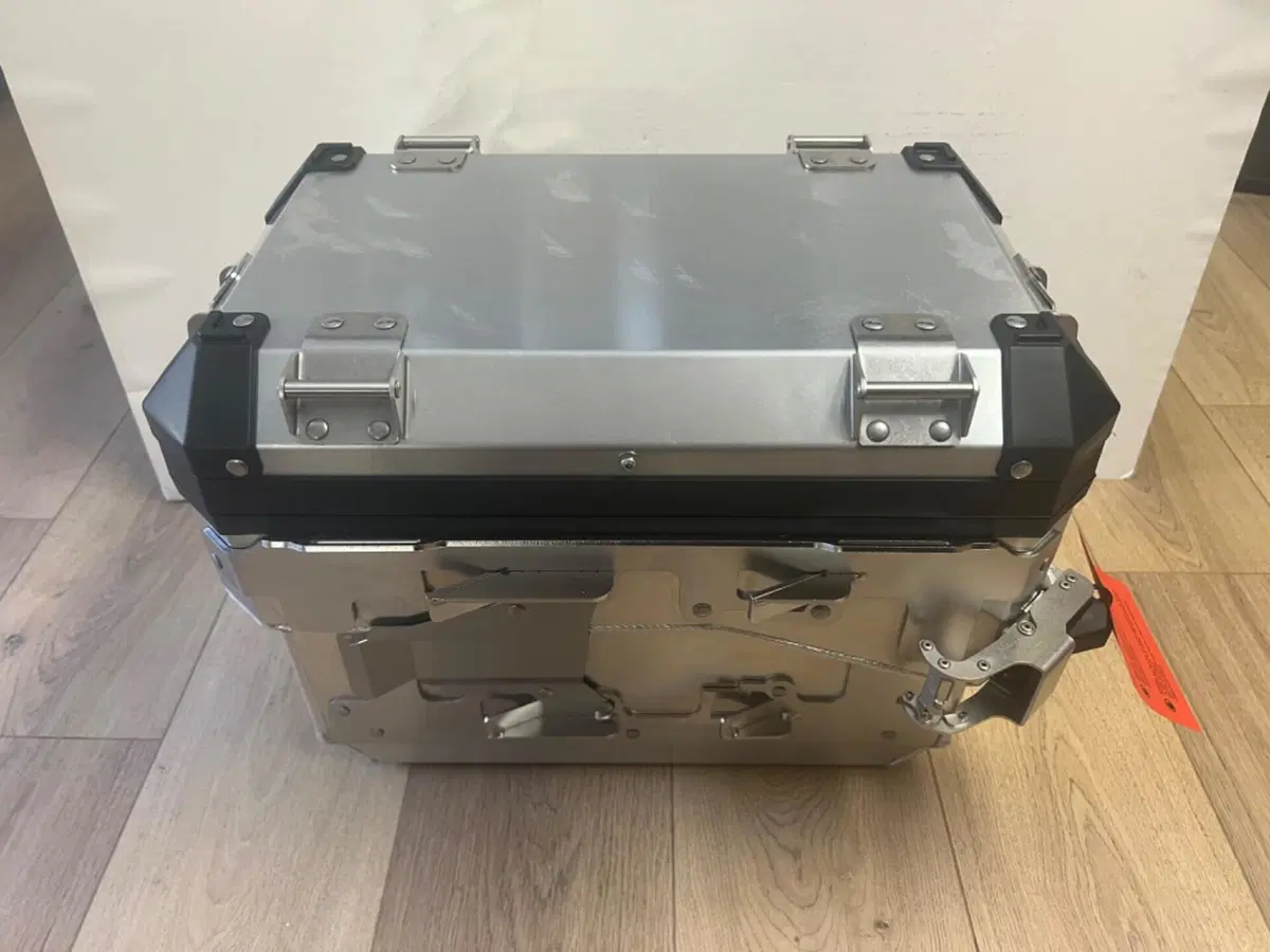 Valigia Alluminio Sinistra BMW (4)