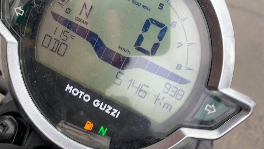 Moto Guzzi V7 Stone Centenario (2021 - 22) (5)