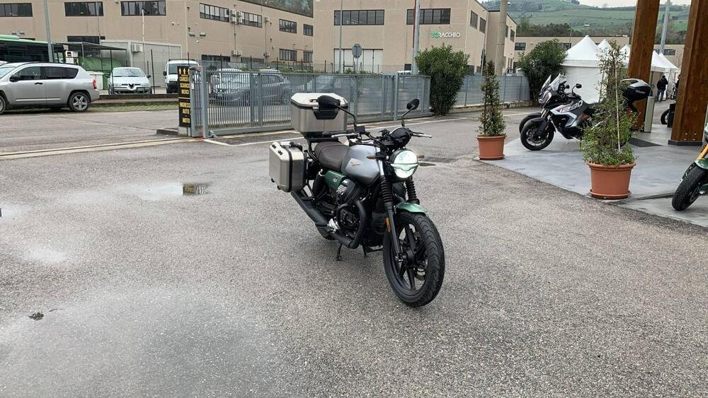 Moto Guzzi V7 Stone Centenario (2021 - 22) (2)