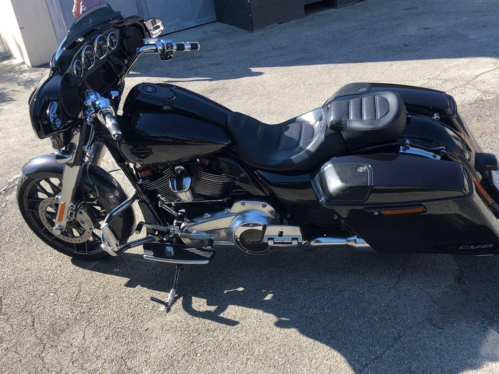 Harley-Davidson 117 Street Glide (2018 - 20) - FLHXSE (4)