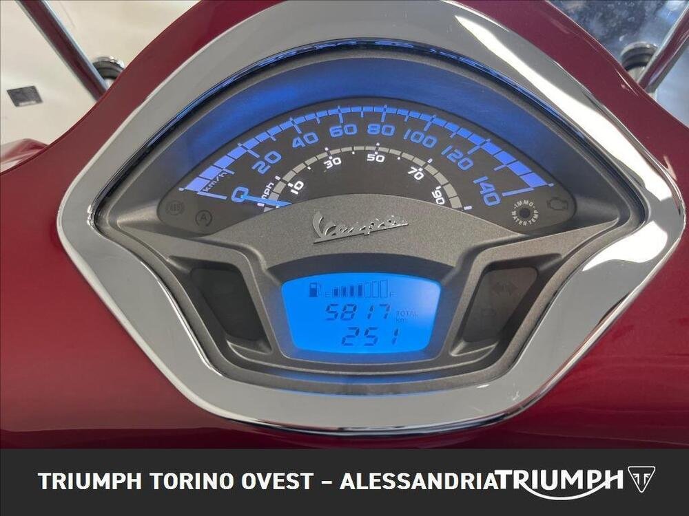 Vespa GTS 300 Hpe Touring (2019) (5)