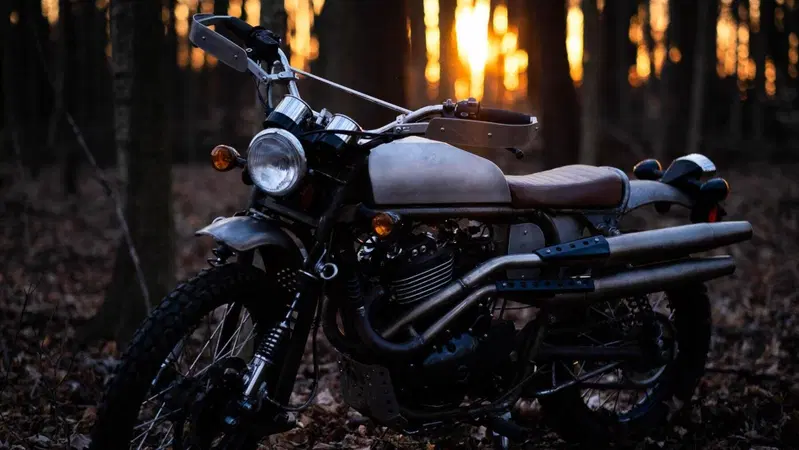 Janus Gryffin 450, la scrambler old school che viene dall'Indiana ed ha motore SWM