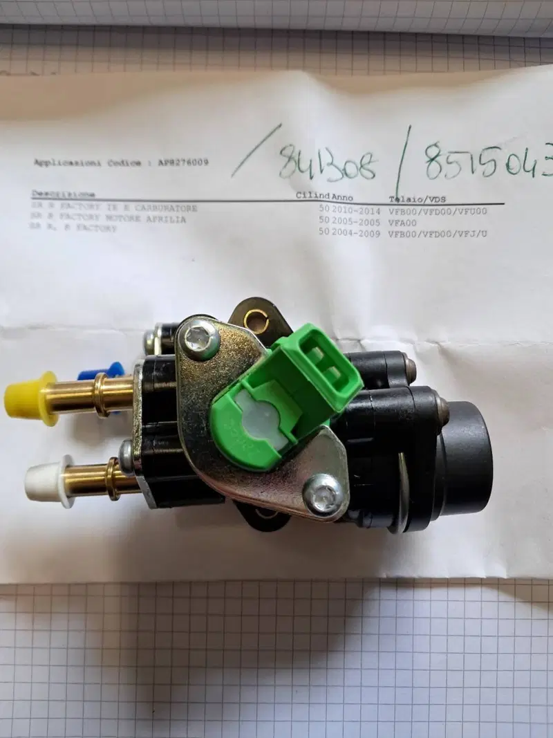 valvola fuel rail SR R FACTORY IE APRILIA/NRG PURE (2)