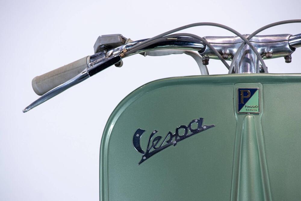 Parilla VESPA 125 V31 FARO BASSO (2)