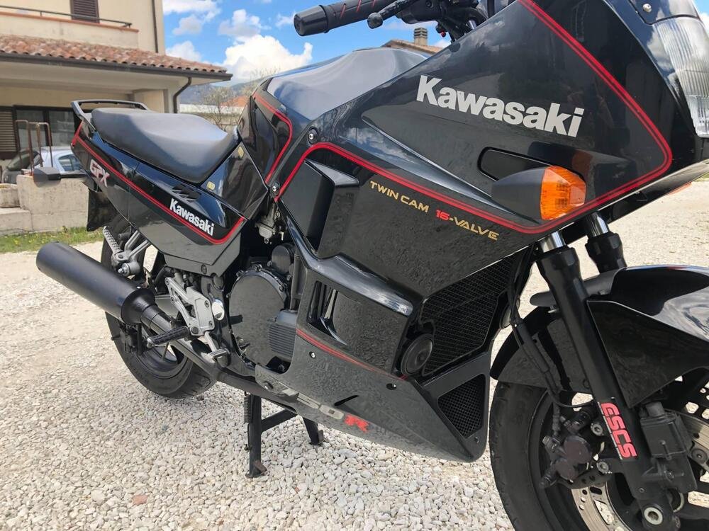 Kawasaki GPX 750 R (5)