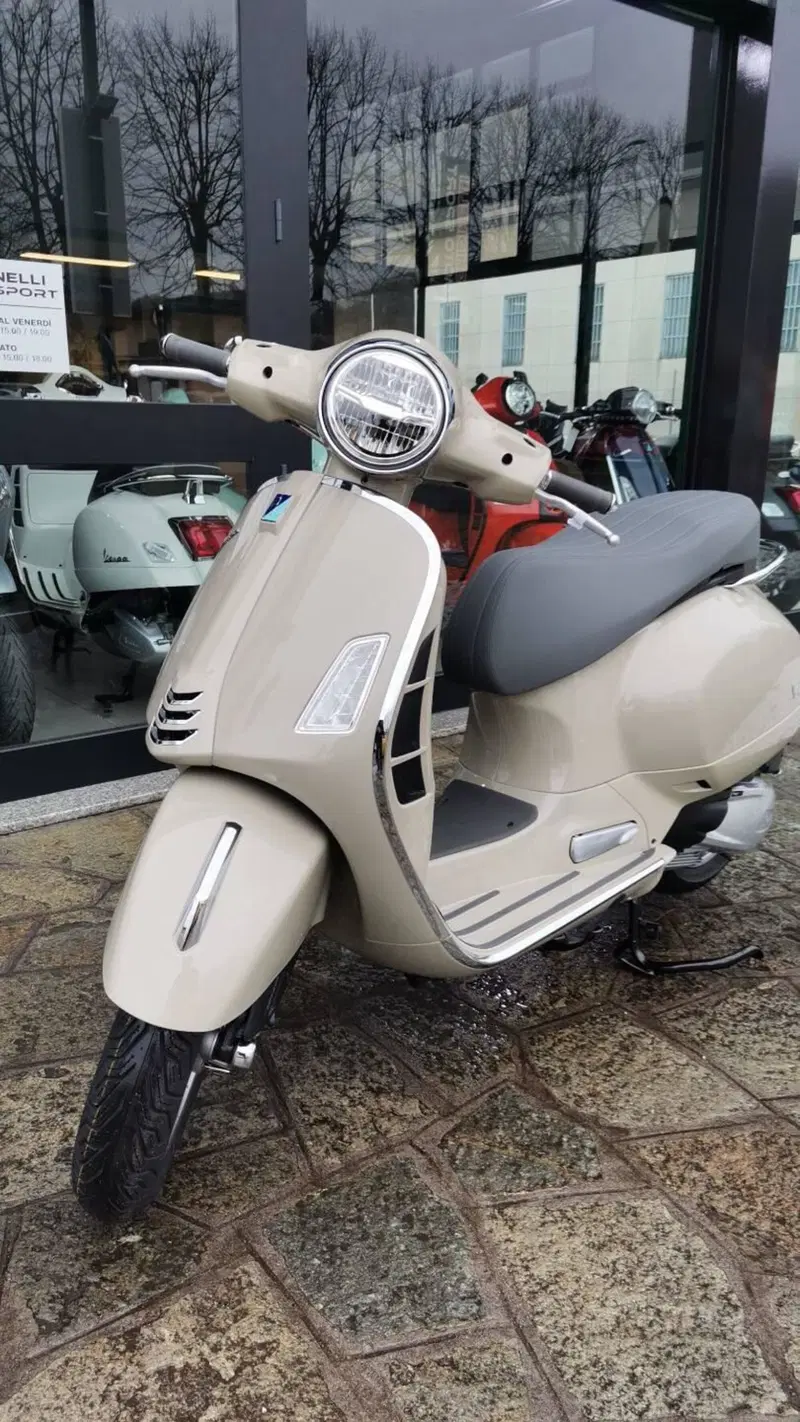 Vespa GTS 310 (2025 - 26) (2)