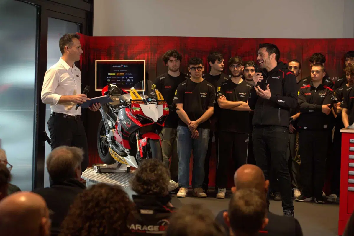 51 Racing Lab di Michele Pirro: dove il sogno di lavorare con i motori diventa realtà. Il corso "Sport & Electric Motorcycle" [GALLERY] (11)