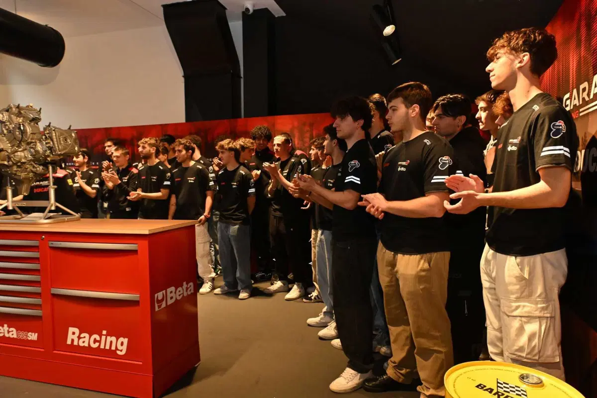 51 Racing Lab di Michele Pirro: dove il sogno di lavorare con i motori diventa realtà. Il corso "Sport & Electric Motorcycle" [GALLERY] (29)