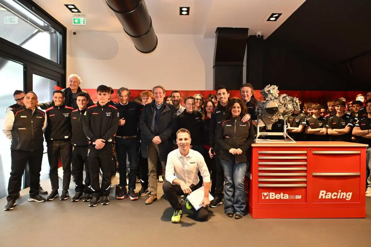 51 Racing Lab di Michele Pirro: dove il sogno di lavorare con i motori diventa realtà. Il corso "Sport & Electric Motorcycle" [GALLERY] (31)