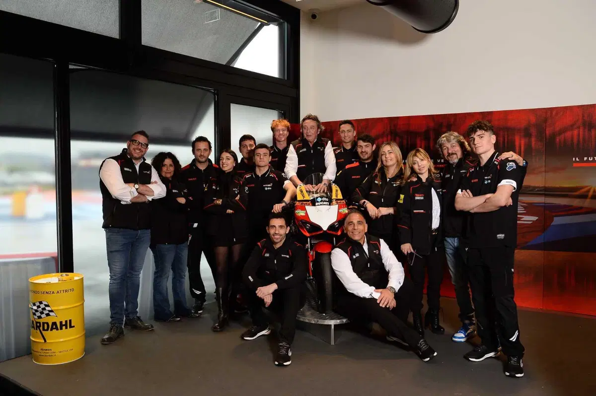 51 Racing Lab di Michele Pirro: dove il sogno di lavorare con i motori diventa realtà. Il corso "Sport & Electric Motorcycle" [GALLERY] (35)