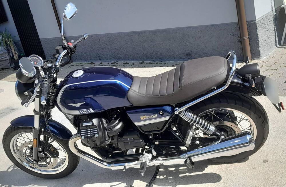 Moto Guzzi V7 850 Stone Special Abs (2021) (2)