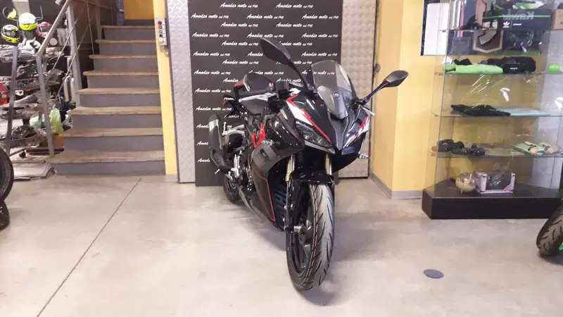 QJ Motor SRK 125 R (2024) (2)