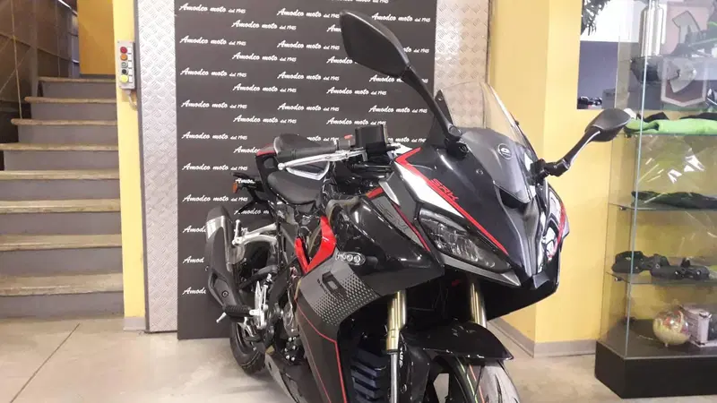 QJ Motor SRK 125 R (2024)