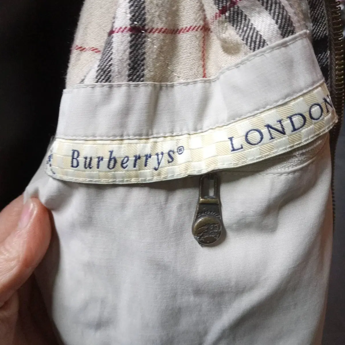 Bomber Burberrys London (3)