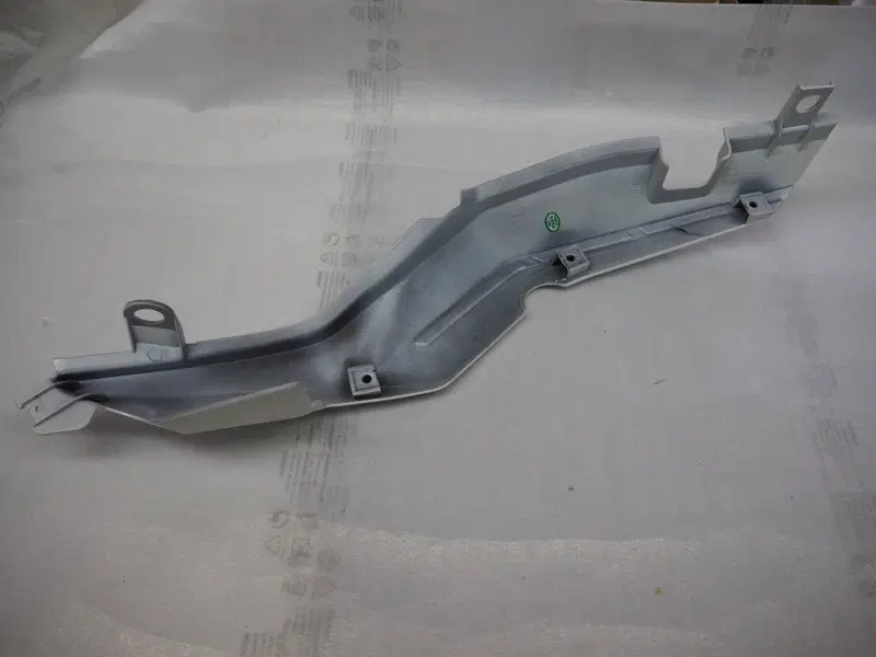 Fianchetto posteriore destro bianco TRK 502 cod. 6 Benelli (4)