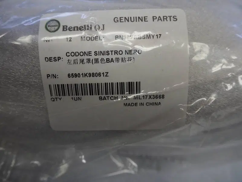 Fianchetto posteriore sinistro nero Benelli BN 302 (2)