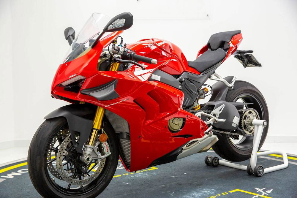 Ducati Panigale V4 S 1100 (2021) (3)