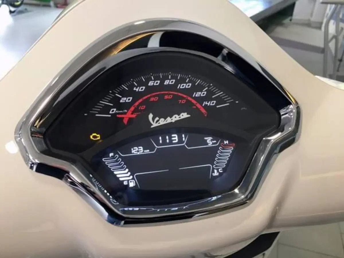 Vespa GTS 310 Super (2025 - 26) (5)