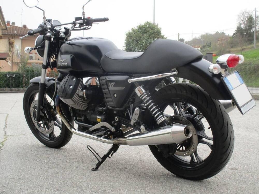 Moto Guzzi V7 Stone (2012 - 15) (4)