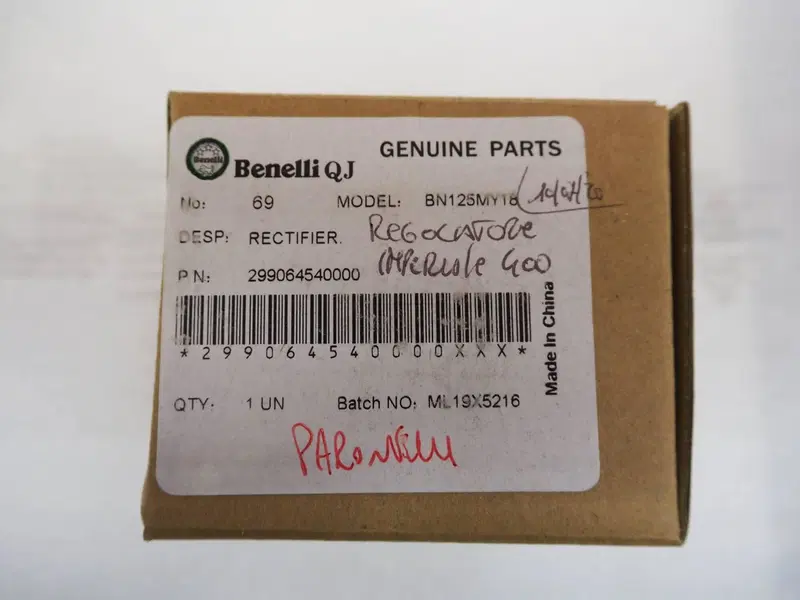 Regolatore di tensione Benelli Imperiale 400 cod. (3)
