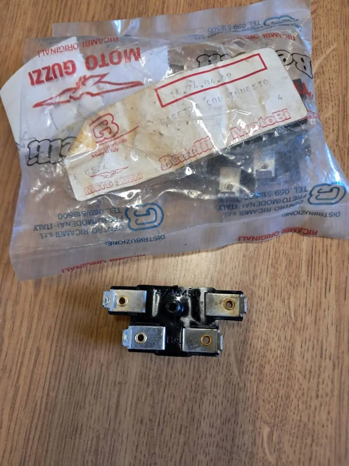 basetta per fanale anteriore LEMANS I GU14740459 Moto Guzzi