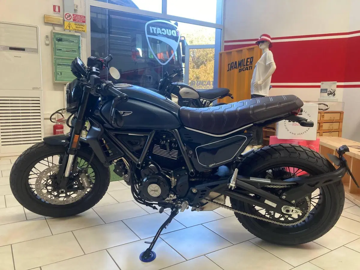 Ducati Scrambler 800 Nightshift (2023 - 24) (2)