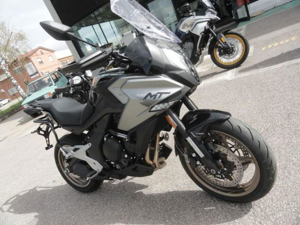 CFMOTO 700MT (2024) (2)