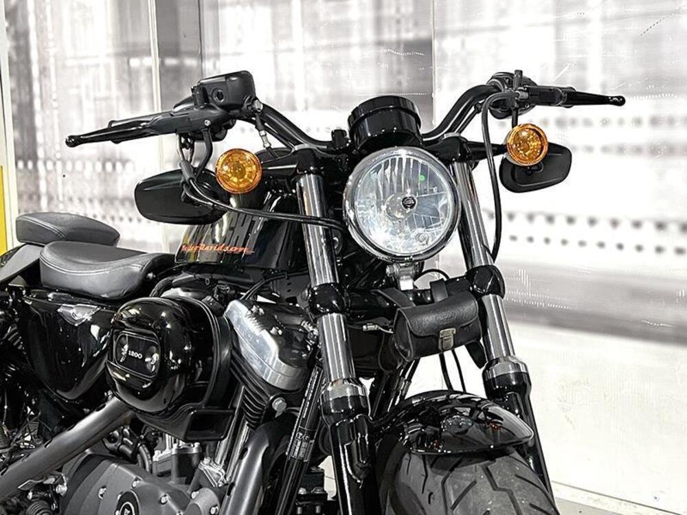 Harley-Davidson 1200 Custom (2017) - XL 1200C (3)