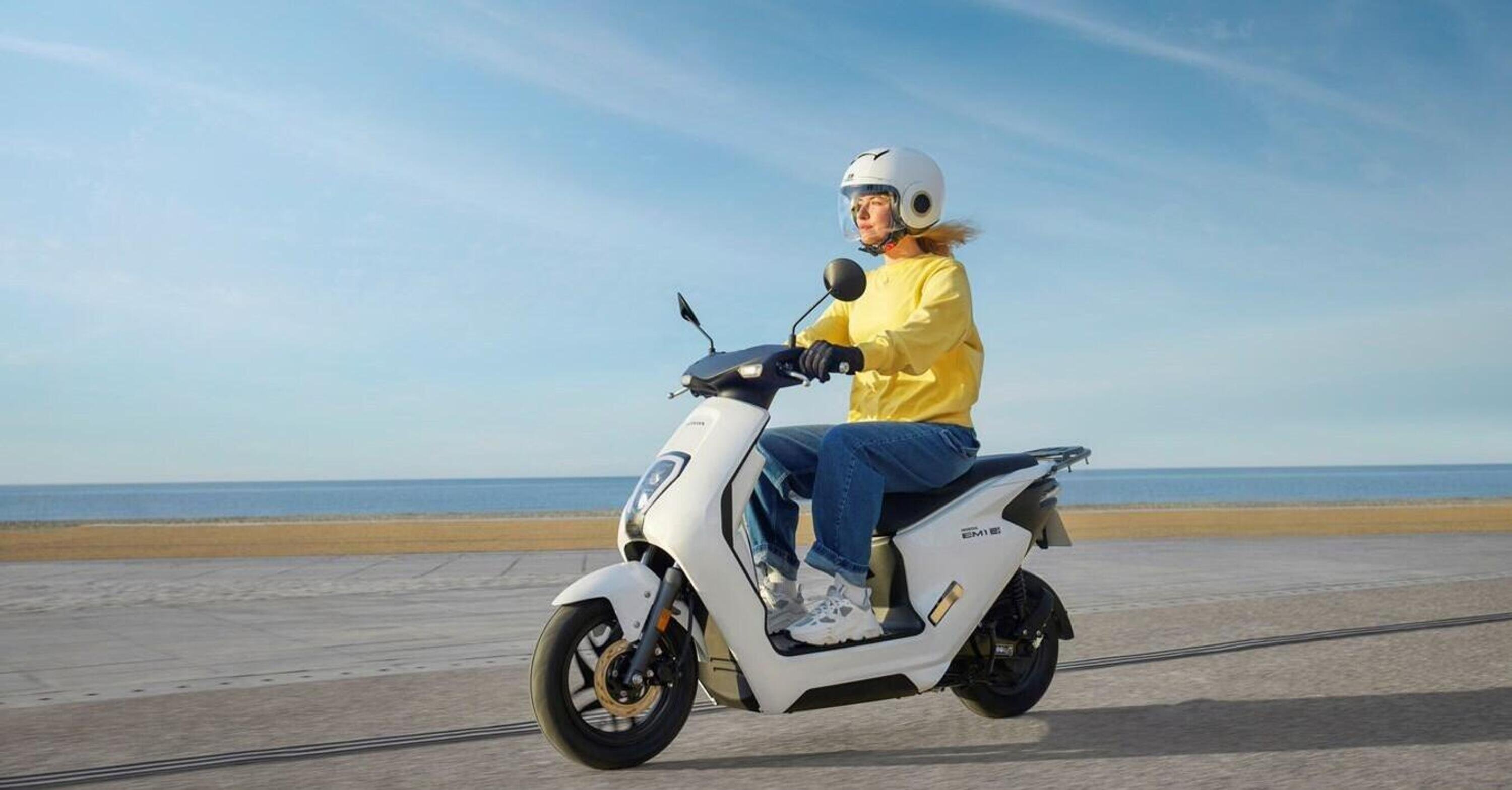 Il mercato scooter e moto elettrici a marzo conta un migliaio di immatricolazioni