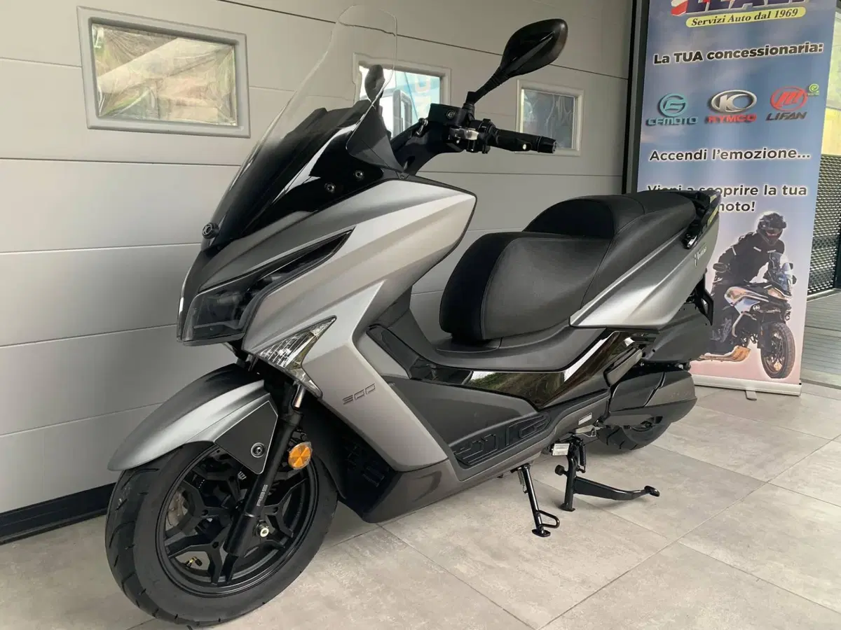 Kymco X-Town 300i (2025 - 26) (8)