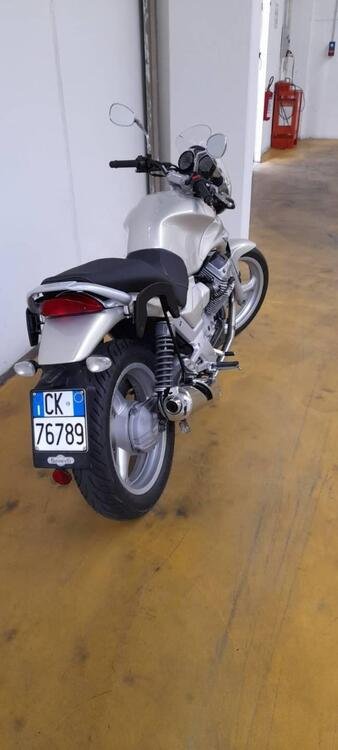 Moto Guzzi Breva V 750 i.e. (2)