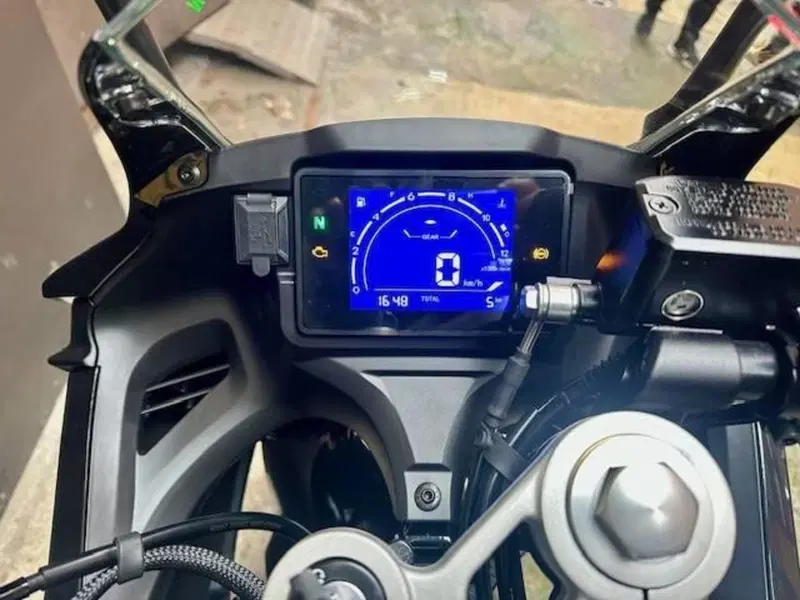 QJ Motor SRK 125 R (2025 - 26) (3)