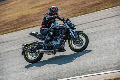 QJ Motor SRK 400 (2023 - 25) nuova