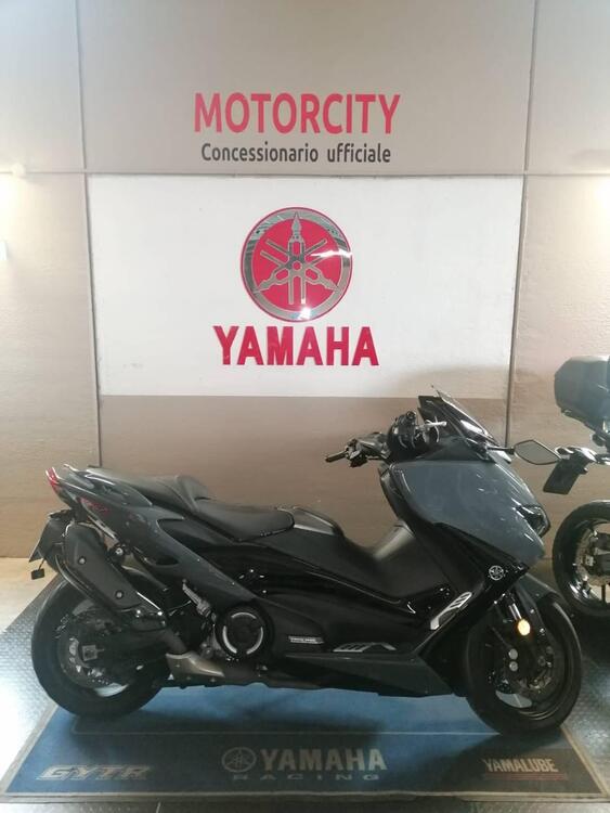 Yamaha T-Max 560 Tech Max (2021)