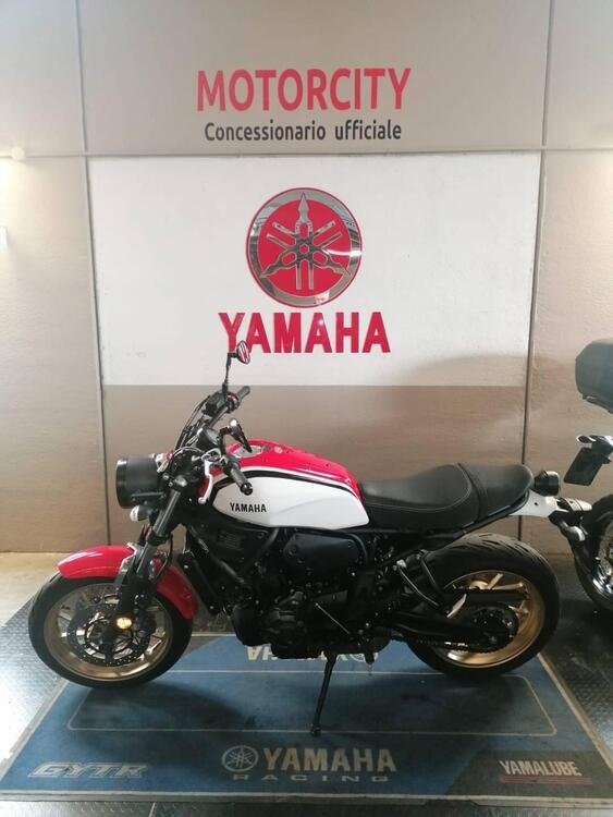 Yamaha XSR 700 (2021) (4)
