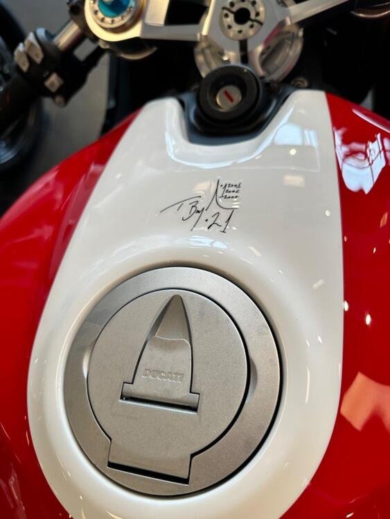 Ducati Panigale V2 Bayliss 1st Championship 20th Anniversary (2021 - 24) (4)