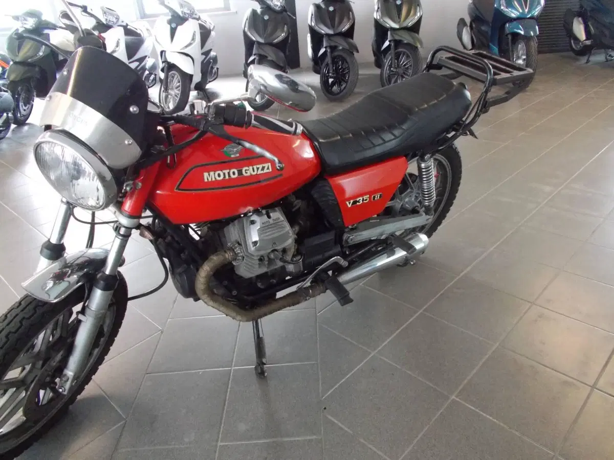 Moto Guzzi V 35 II (3)