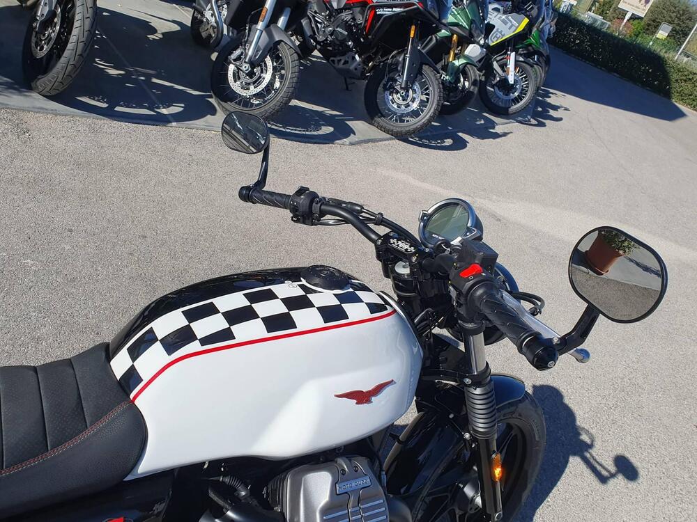 Moto Guzzi V7 Stone Ten (2024) (5)