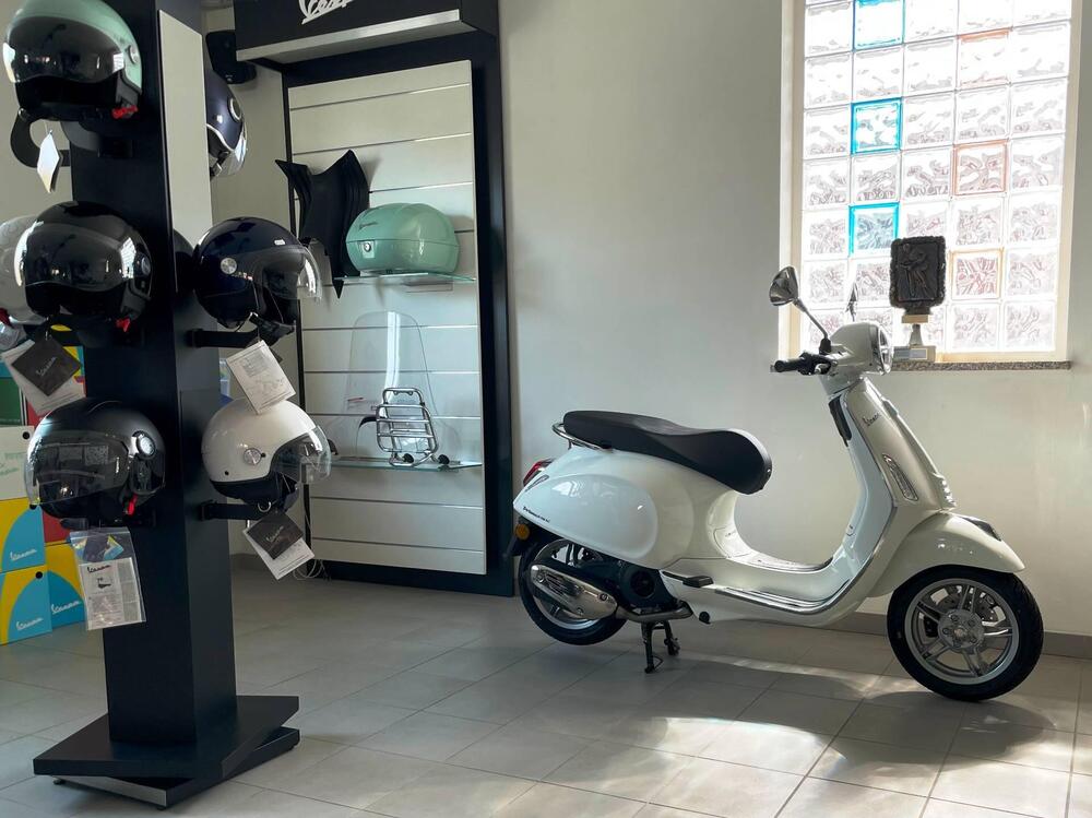 Vespa Primavera 125 (2024) (2)