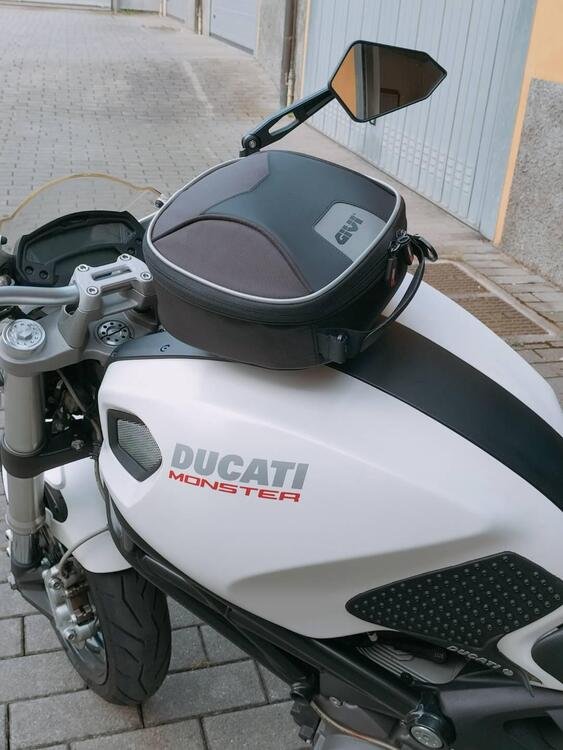 Ducati Monster 696 ABS (2009 - 14) (2)