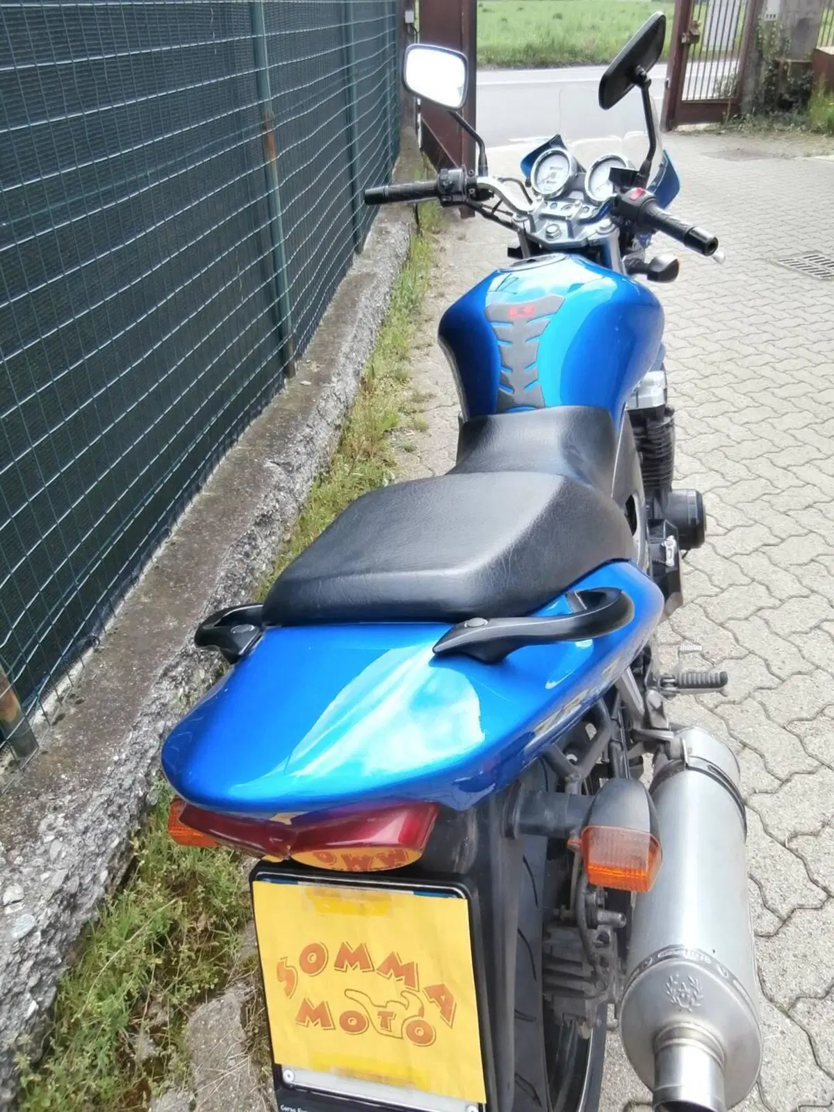 Kawasaki ZR-7 (2001 - 04) (8)