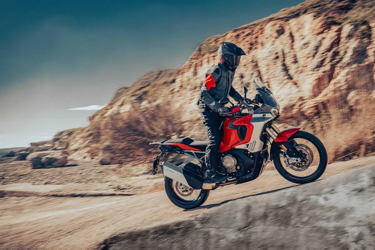 Eccola! È lei, la Mv Agusta Enduro Veloce (5)