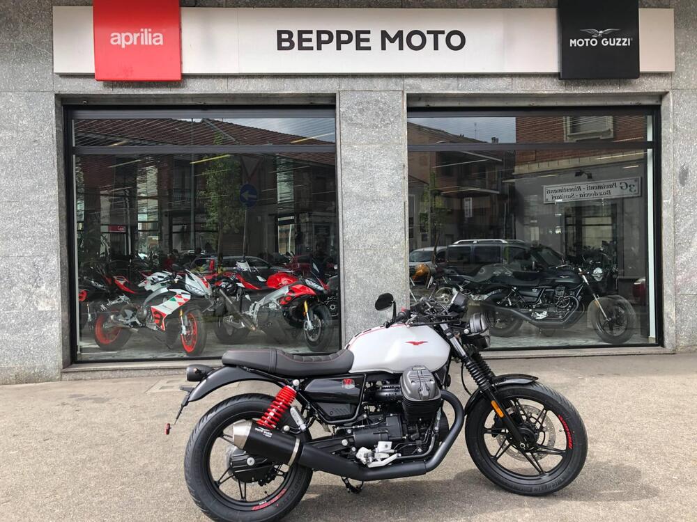 Moto Guzzi V7 Stone Ten (2024)